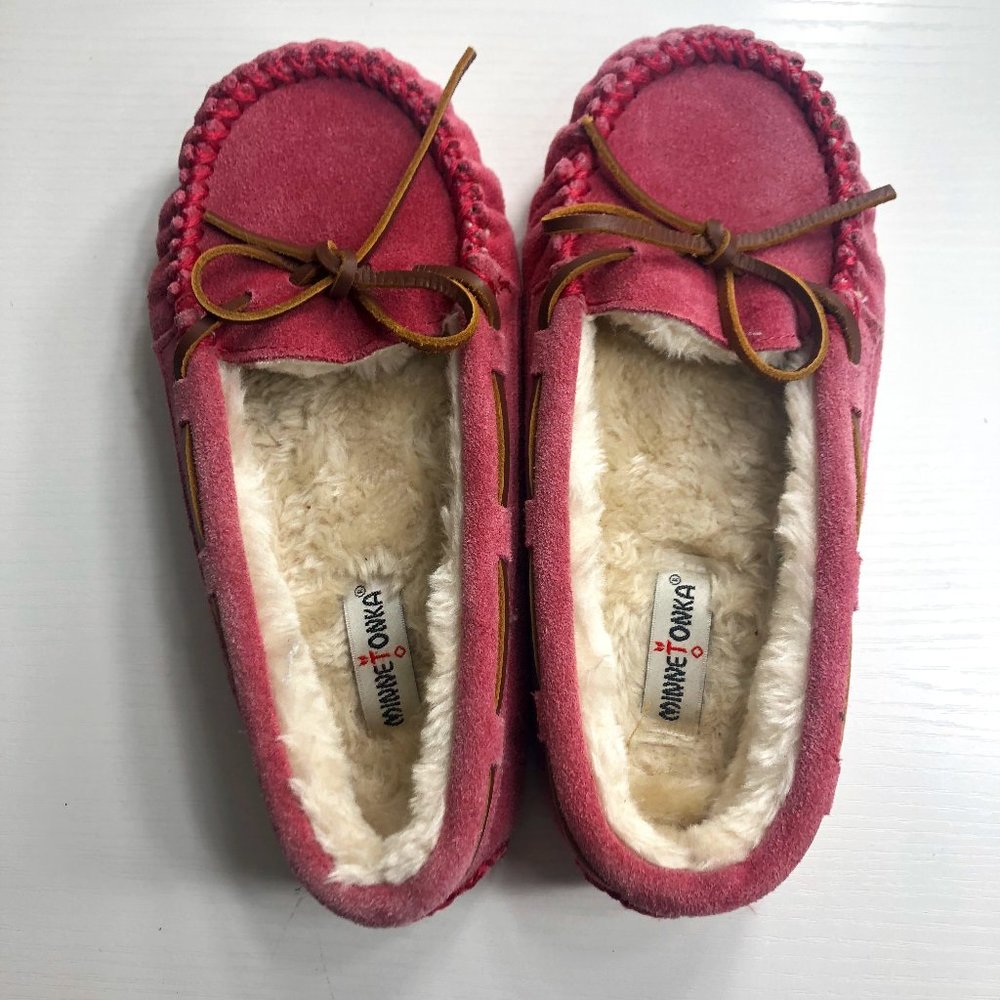 Minnetonka Pink Fur Lined Slippers